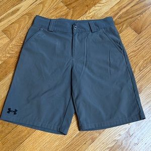Under Armour youth golf shorts size M. Gray.
